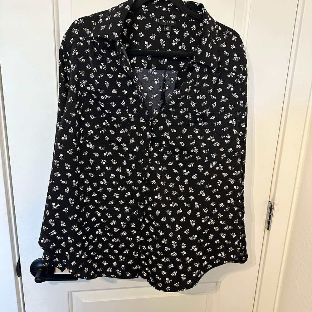 Torrid Black and White Notched Collar Button Down Shirt